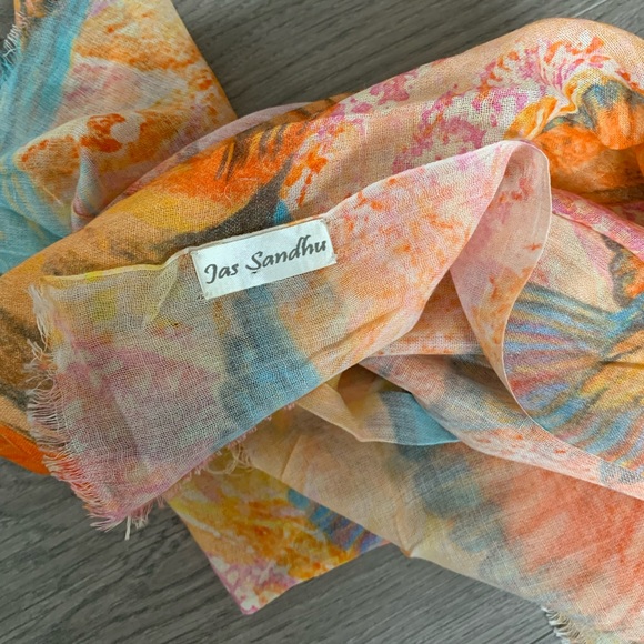 Beautiful spring / summer scarf - Picture 2 of 7